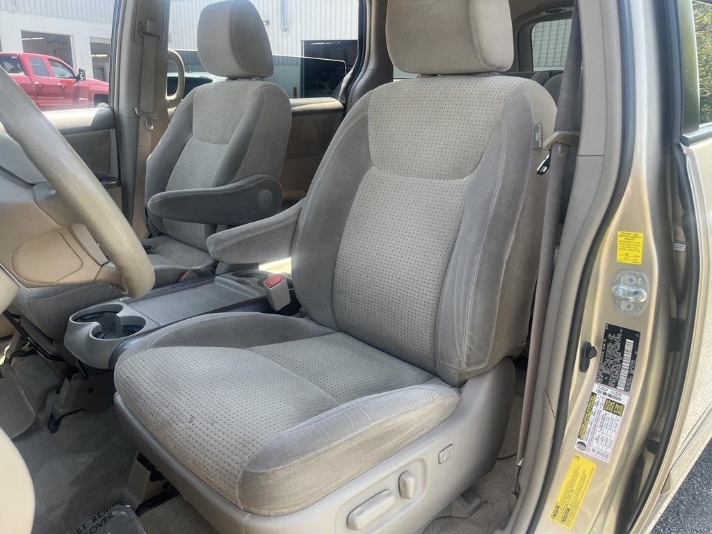 Toyota Sienna  2010