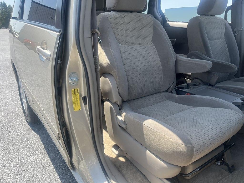 Toyota Sienna  2010