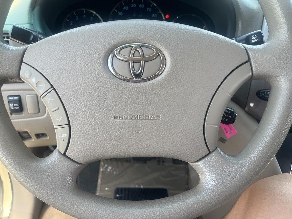 Toyota Sienna  2010