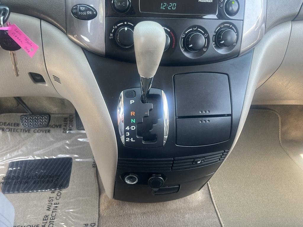 Toyota Sienna  2010