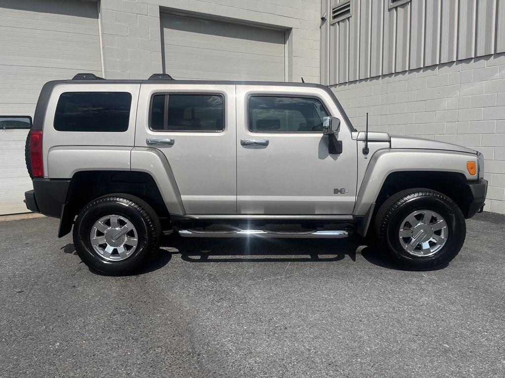 HUMMER H3 4WD 4dr H3T Luxury 2009