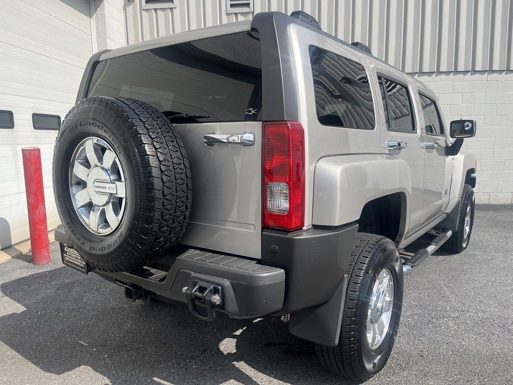 HUMMER H3 4WD 4dr H3T Luxury 2009