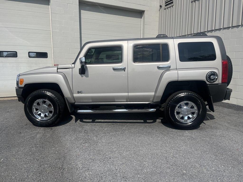HUMMER H3 4WD 4dr H3T Luxury 2009