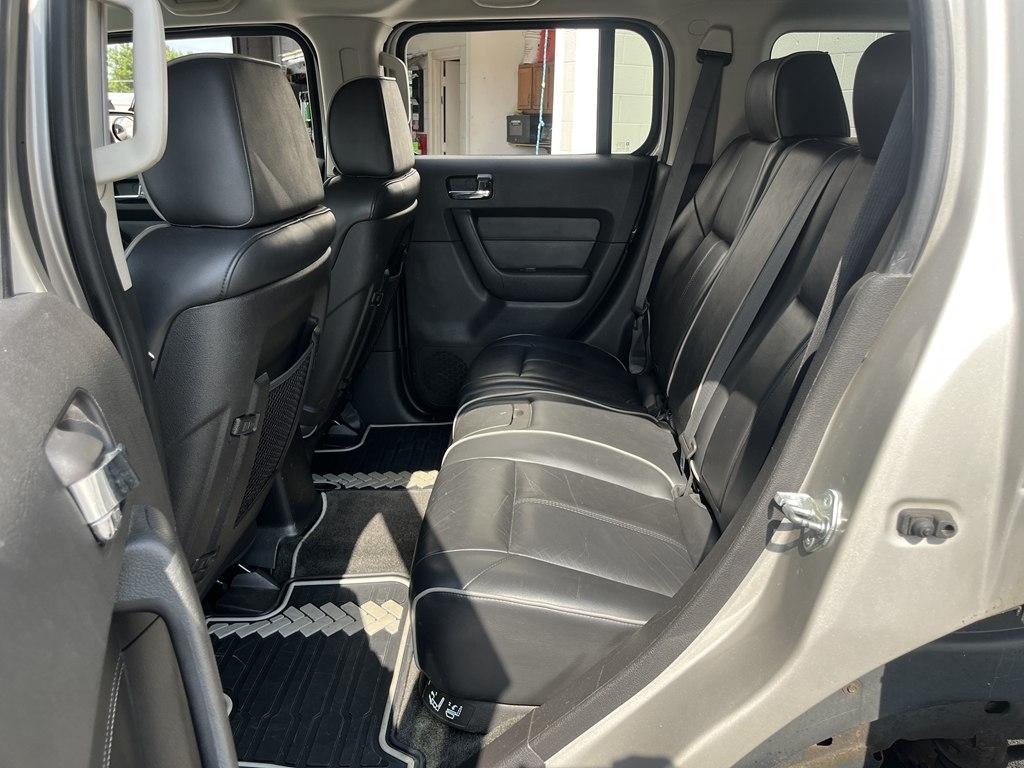 HUMMER H3 4WD 4dr H3T Luxury 2009
