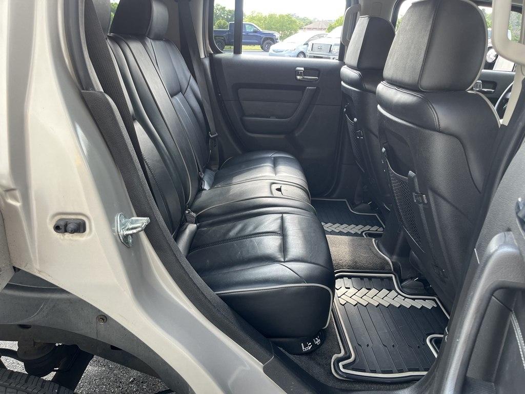 HUMMER H3 4WD 4dr H3T Luxury 2009