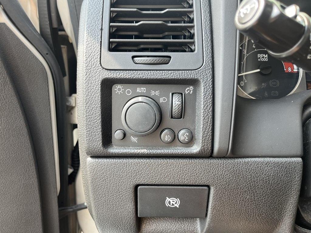 HUMMER H3 4WD 4dr H3T Luxury 2009