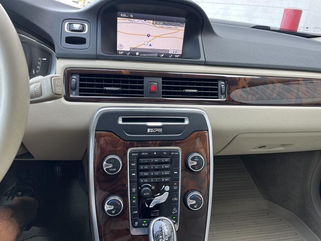 Volvo XC70  2015