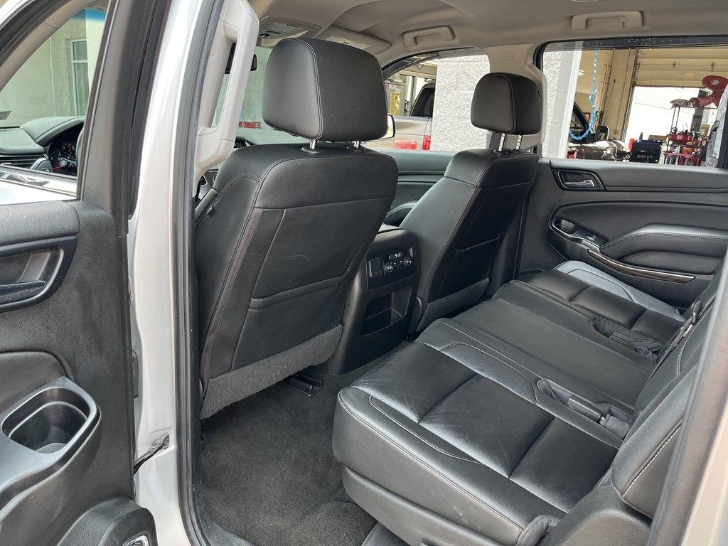 Chevrolet Suburban  2017