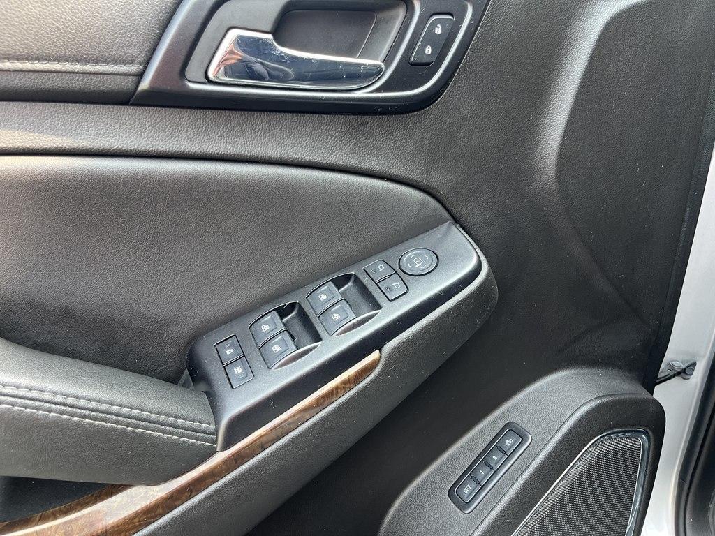 Chevrolet Suburban  2017