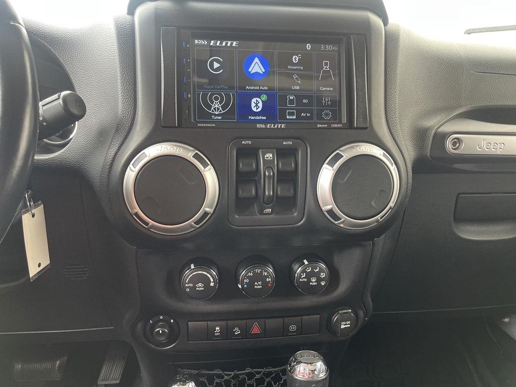Jeep Wrangler  2011