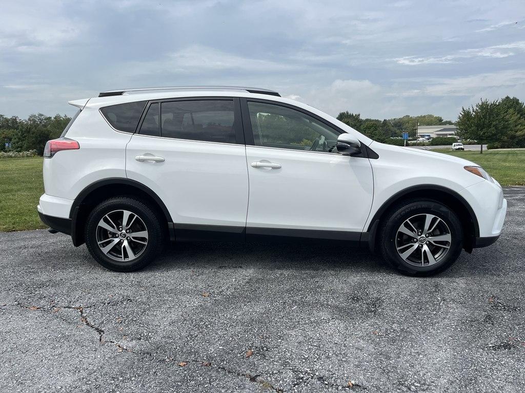 Toyota RAV4  2017
