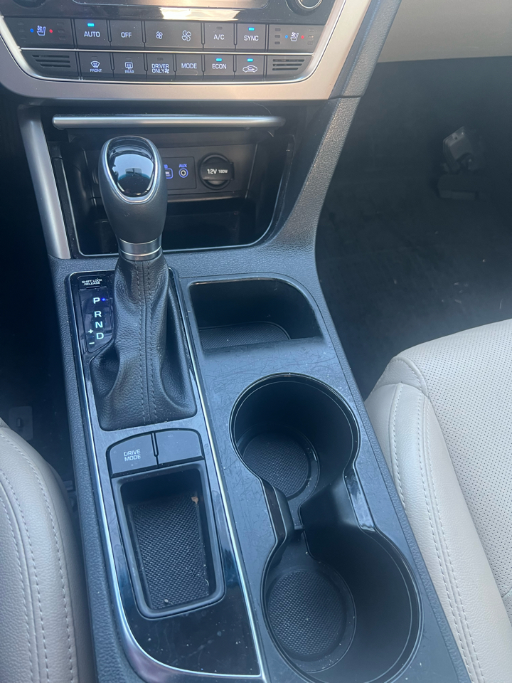 Hyundai Sonata Hybrid Limited w/Blue Pearl Interior 2017