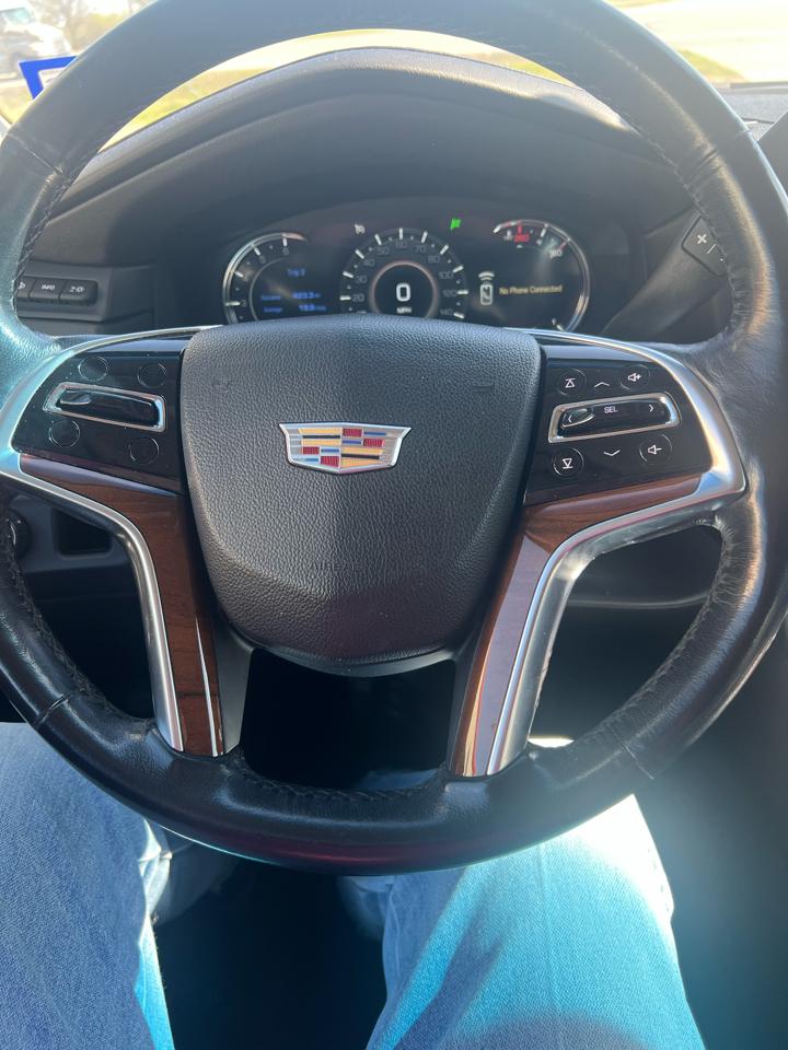 Cadillac Escalade Luxury 2WD 2017