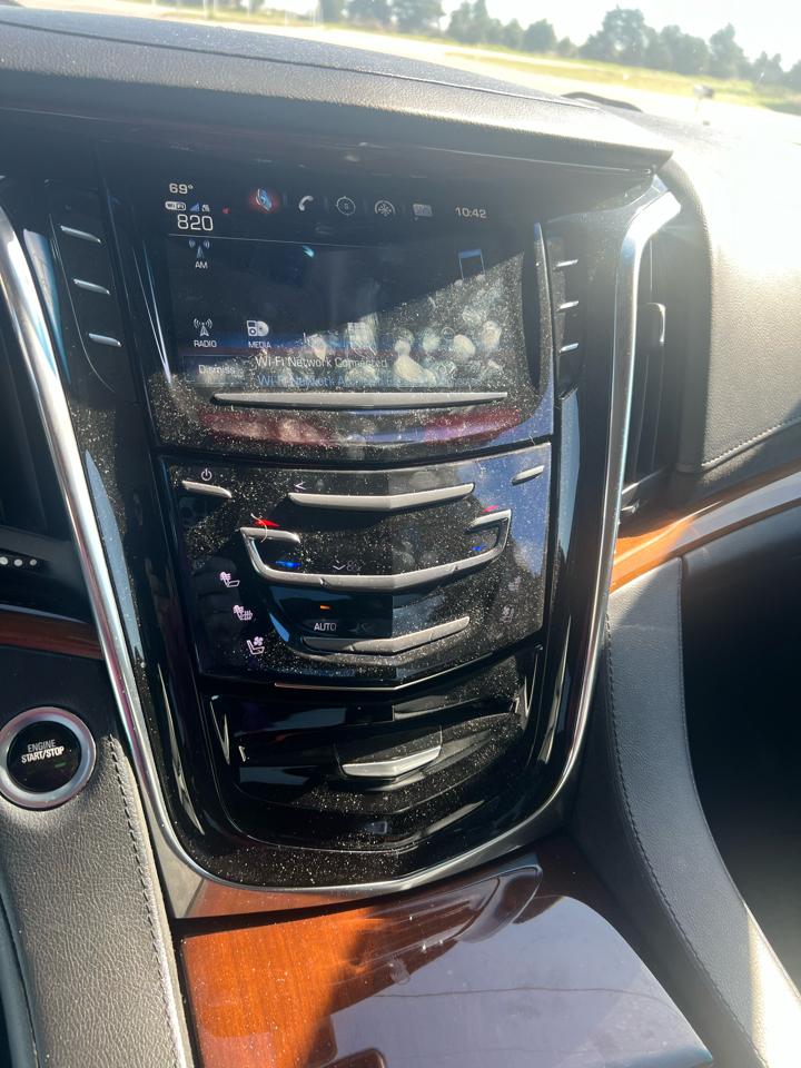 Cadillac Escalade Luxury 2WD 2017