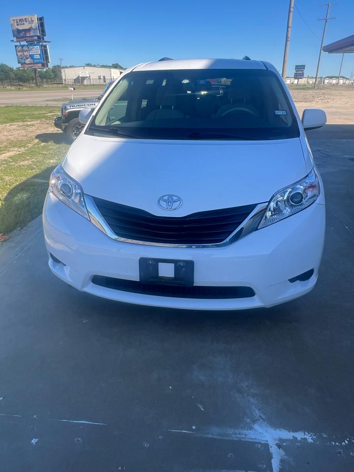 Toyota Sienna LE FWD 8-Passenger V6 2014