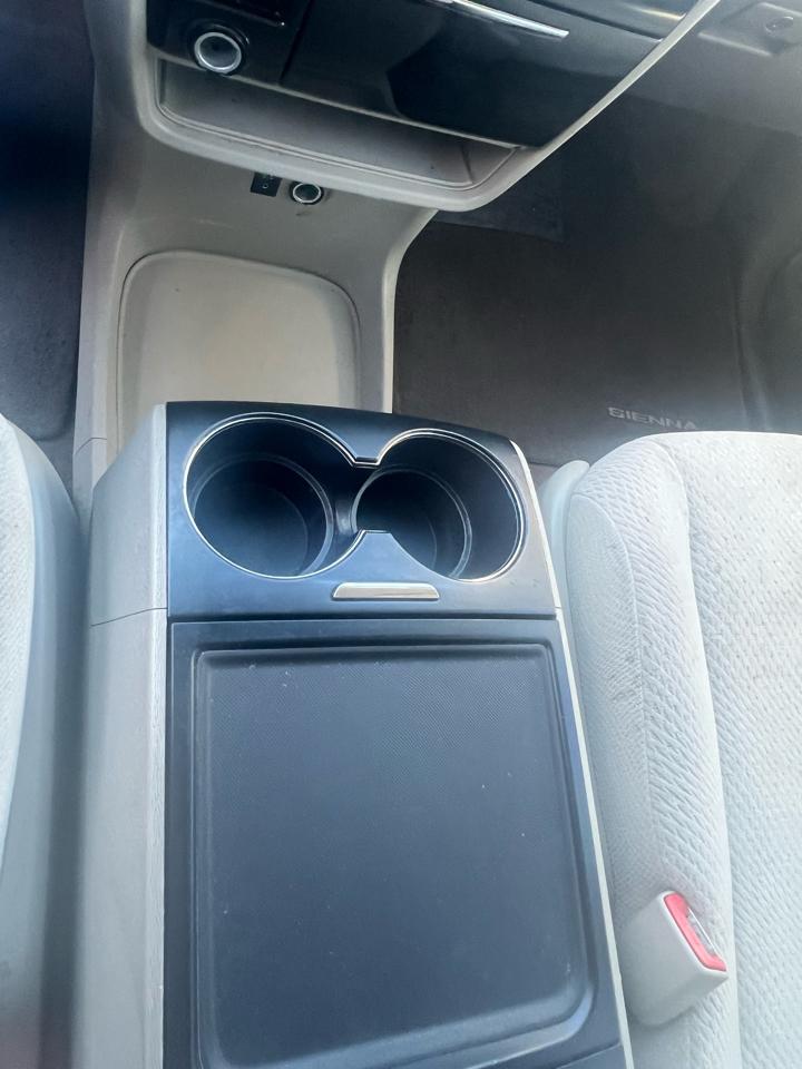 Toyota Sienna LE FWD 8-Passenger V6 2014