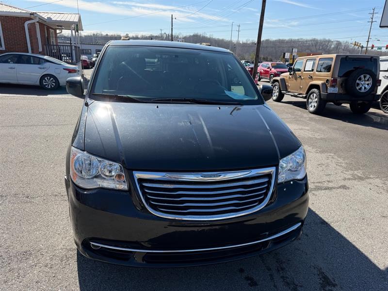 2016 Chrysler Town & Country Touring