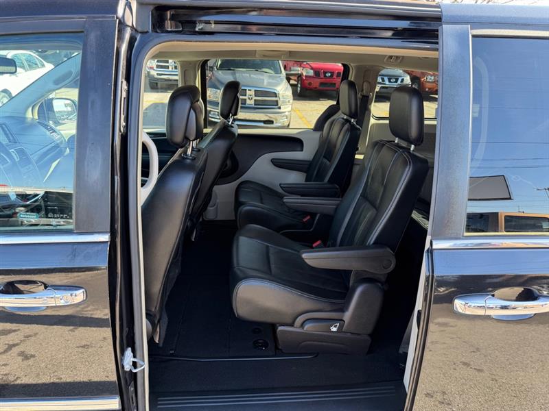 Chrysler Town & Country  2016