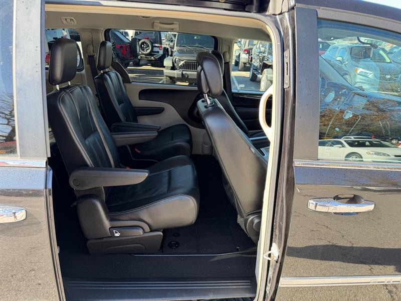 Chrysler Town & Country  2016