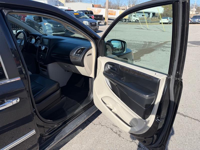 Chrysler Town & Country  2016