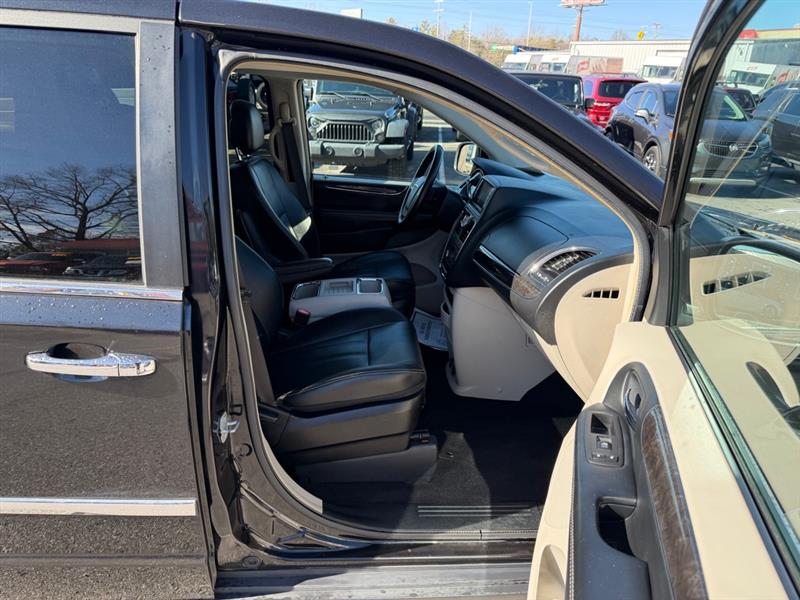 Chrysler Town & Country  2016