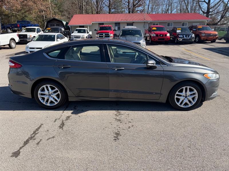 Ford Fusion SE 2015