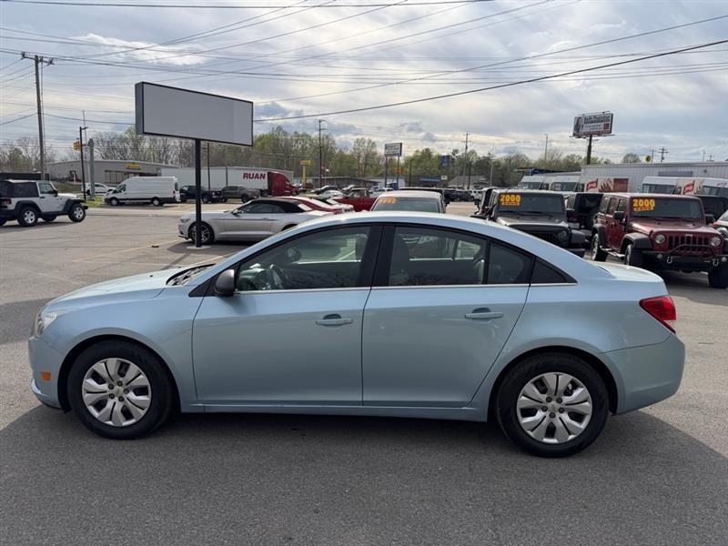 Chevrolet Cruze LS 2012