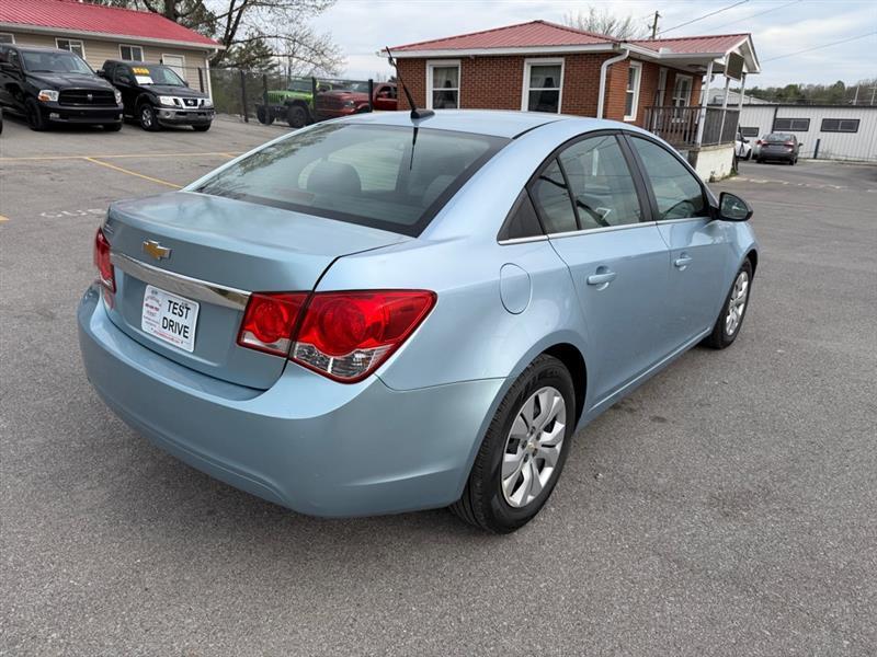 Chevrolet Cruze LS 2012
