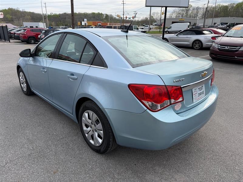 Chevrolet Cruze LS 2012