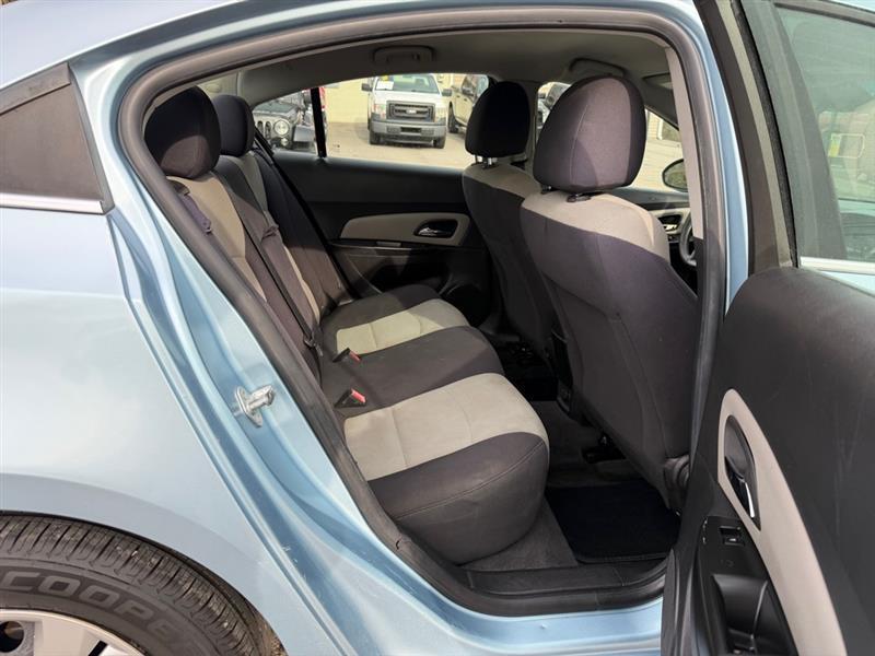 Chevrolet Cruze LS 2012