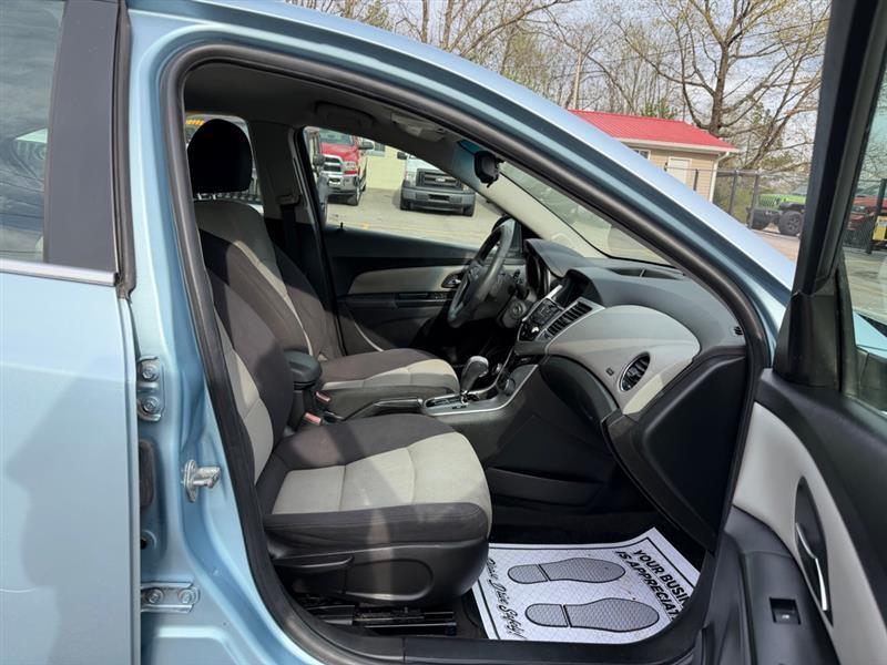 Chevrolet Cruze LS 2012