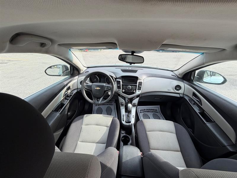 Chevrolet Cruze LS 2012