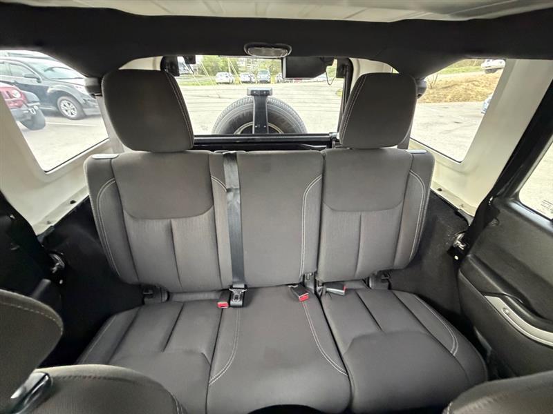 Jeep Wrangler Sahara 2015