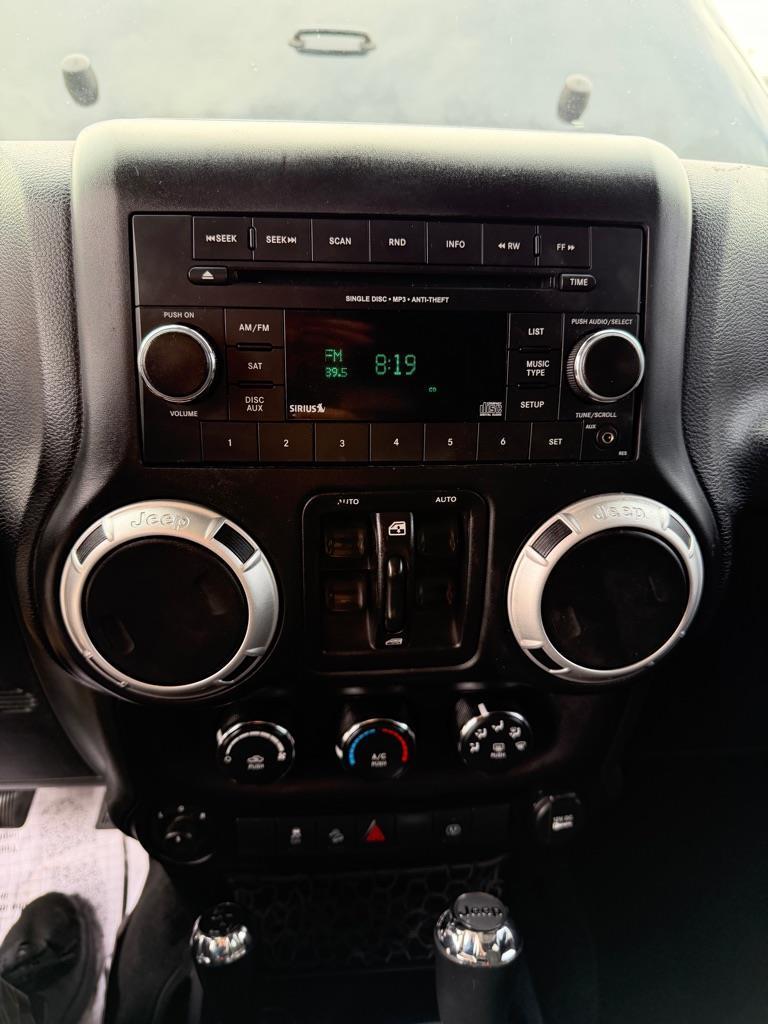 Jeep Wrangler Sahara 2015