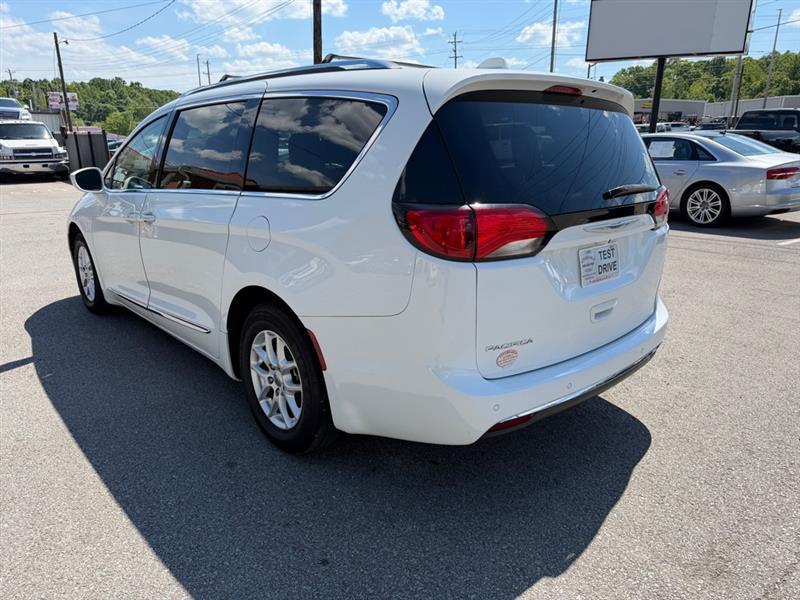 Chrysler Pacifica Touring L 2020