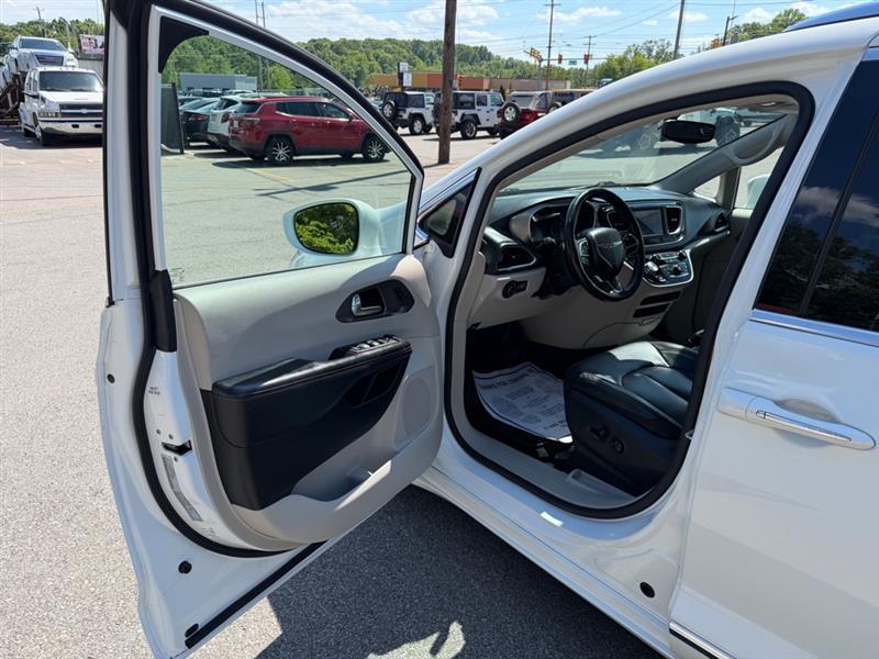 Chrysler Pacifica Touring L 2020