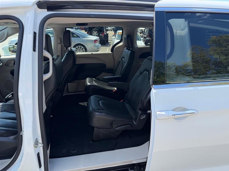 Chrysler Pacifica Touring L 2020
