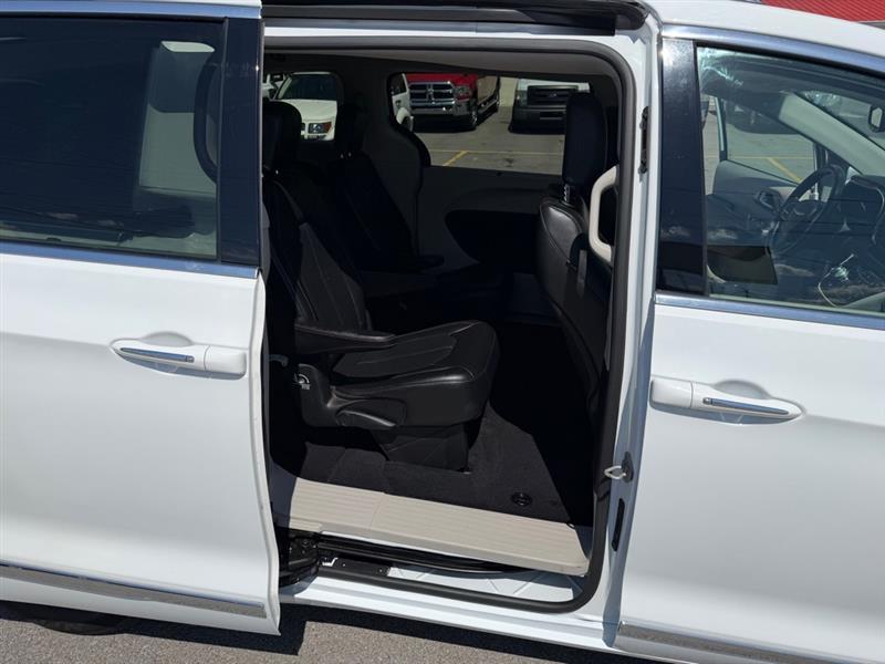 Chrysler Pacifica Touring L 2020