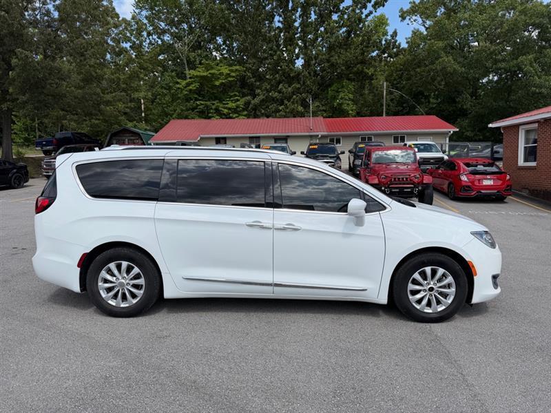Chrysler Pacifica  2018