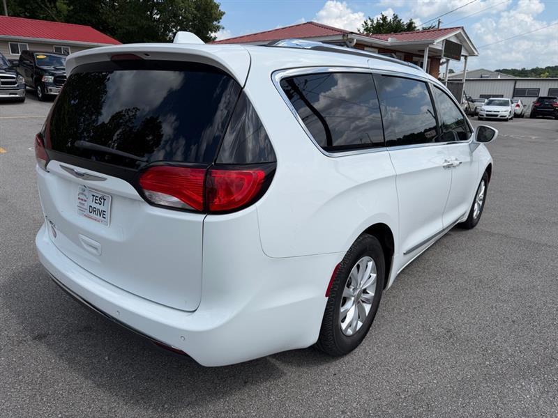 Chrysler Pacifica  2018