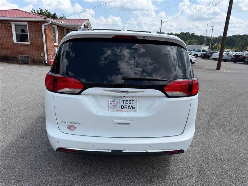 Chrysler Pacifica  2018