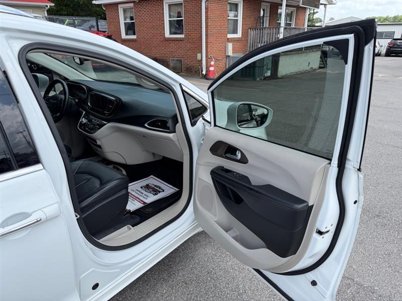 Chrysler Pacifica  2018