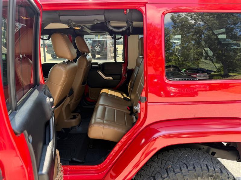 Jeep Wrangler Sahara 2012