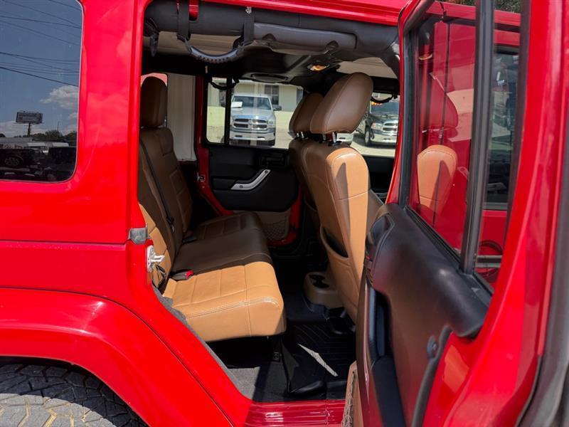 Jeep Wrangler Sahara 2012