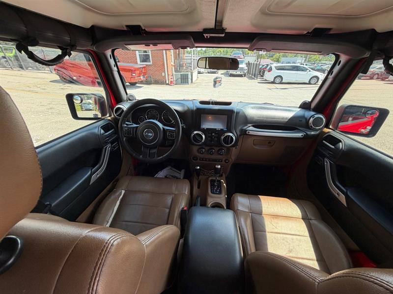Jeep Wrangler Sahara 2012