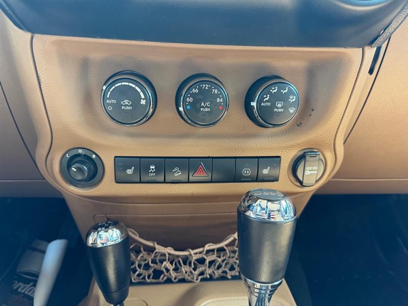 Jeep Wrangler Sahara 2012