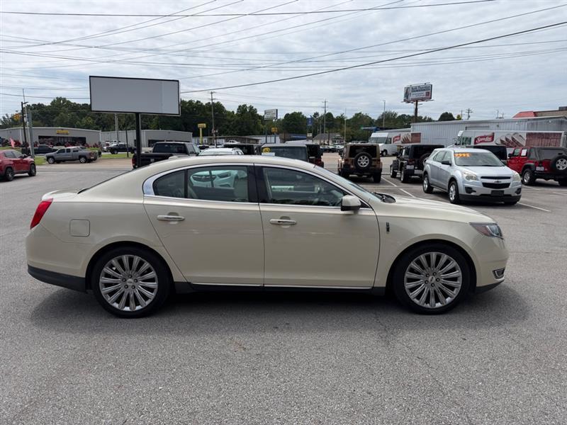 Lincoln MKS  2015