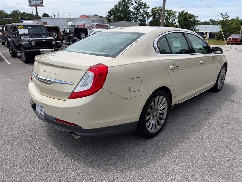 Lincoln MKS  2015