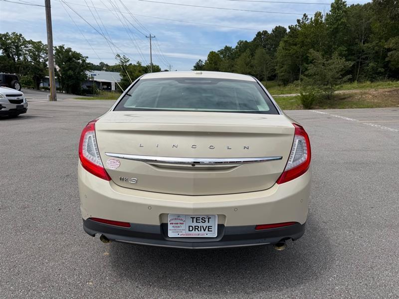 Lincoln MKS  2015