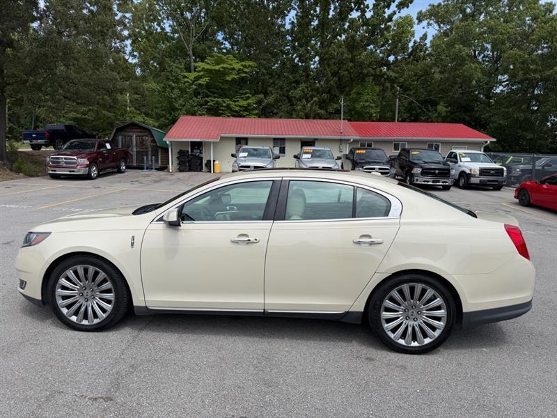 Lincoln MKS  2015